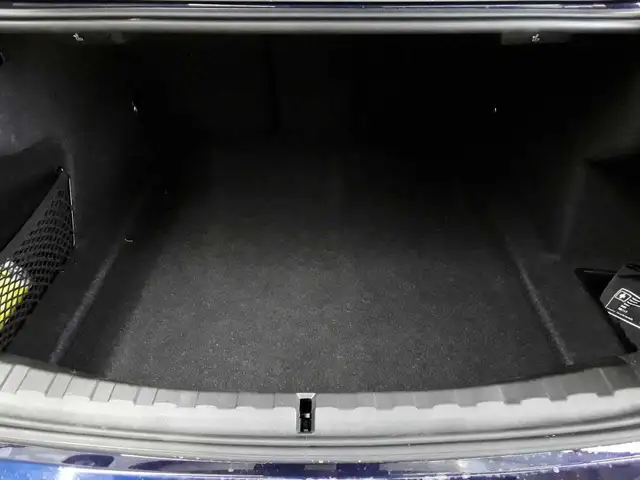 BMW 3 Series view 10