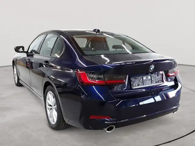 BMW 3 Series view 2