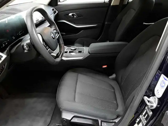 BMW 3 Series view 3