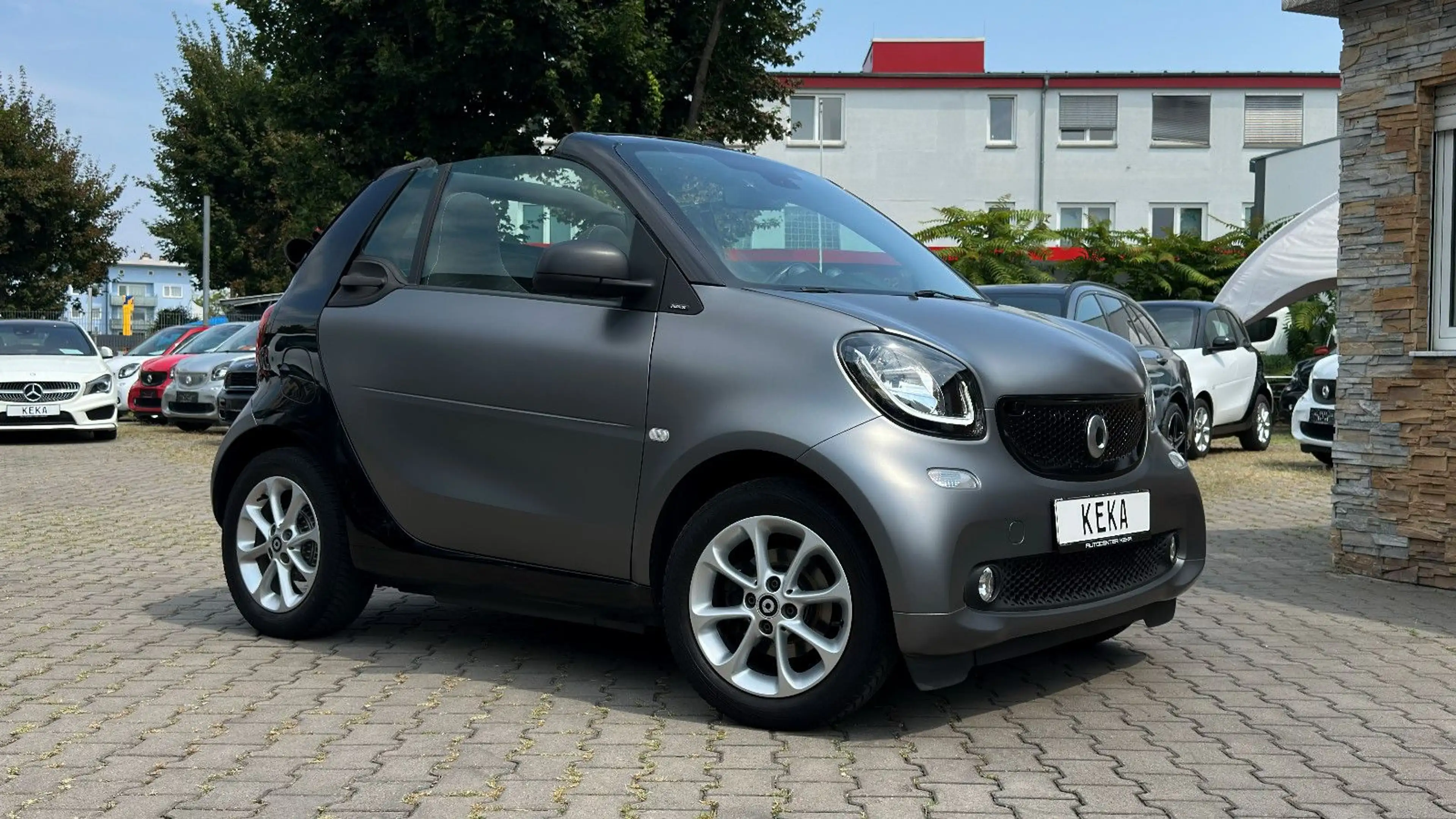 smart forTwo Cabrio TURBO DCT TITANIA MATT GREY & BLACK *TOP* — photo 8