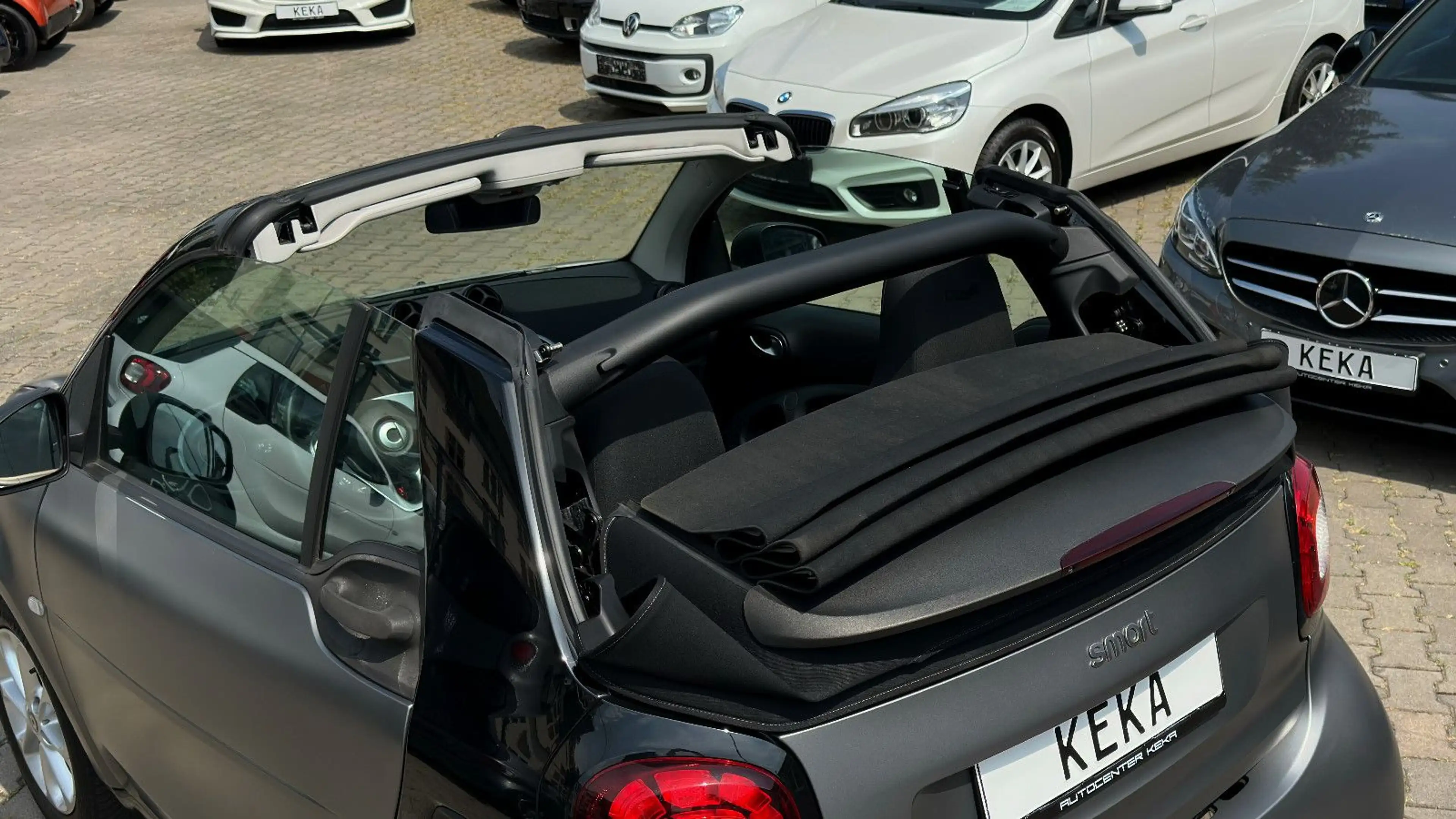 smart forTwo Cabrio TURBO DCT TITANIA MATT GREY & BLACK *TOP* — photo 5