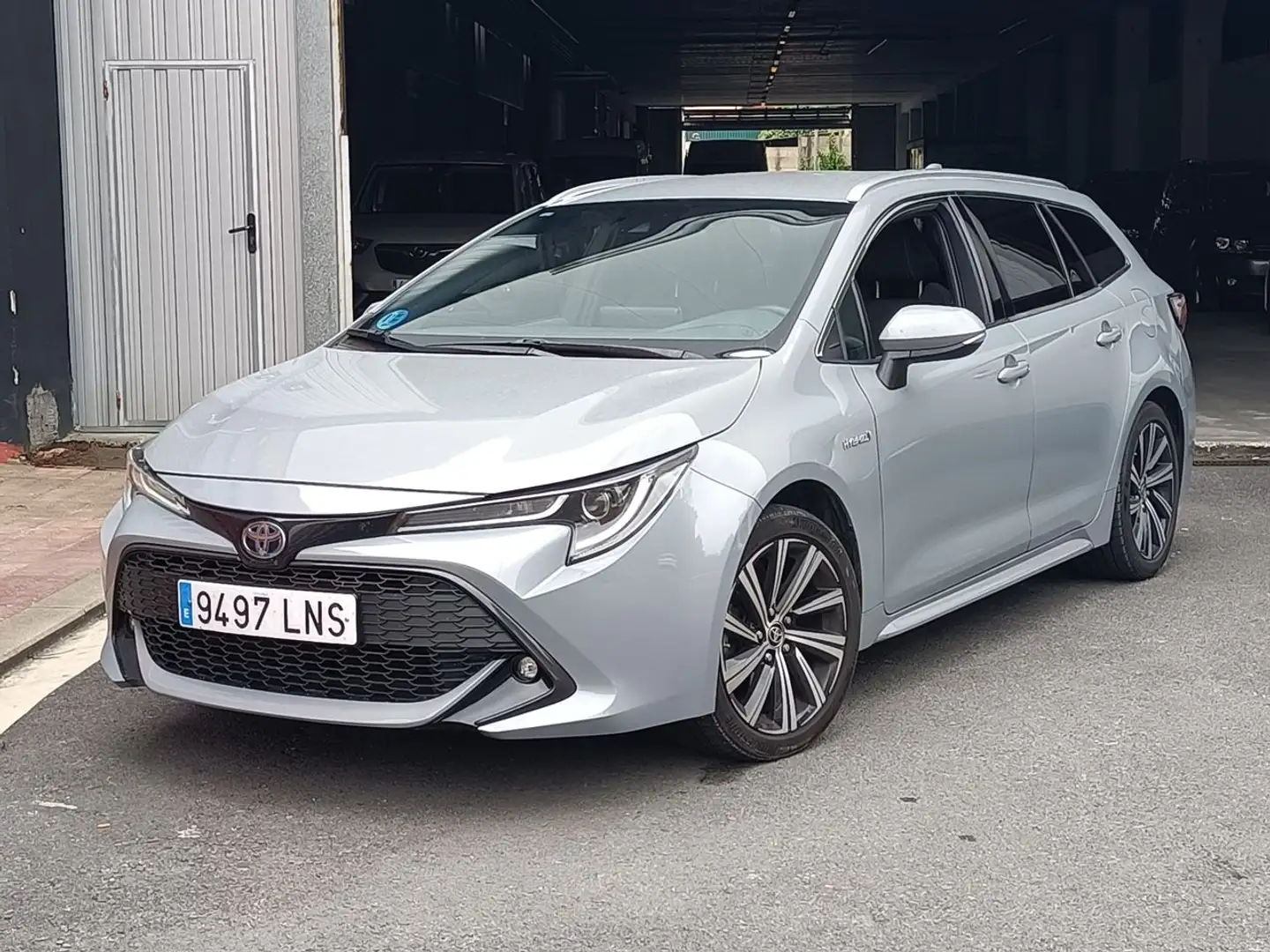 Toyota Corolla 2.0 180H STYLE E-CVT TOURING SPORT Grijs - 1
