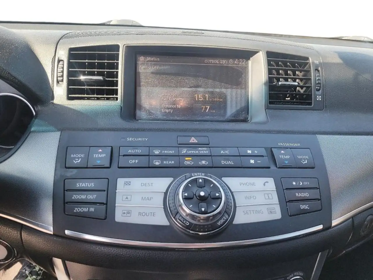 Infiniti M снимка Infiniti M