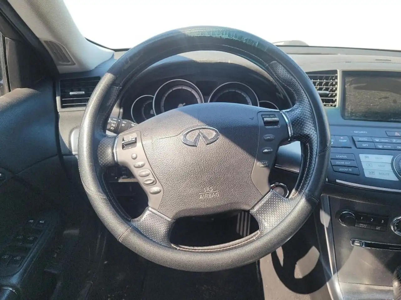 Infiniti M снимка Infiniti M