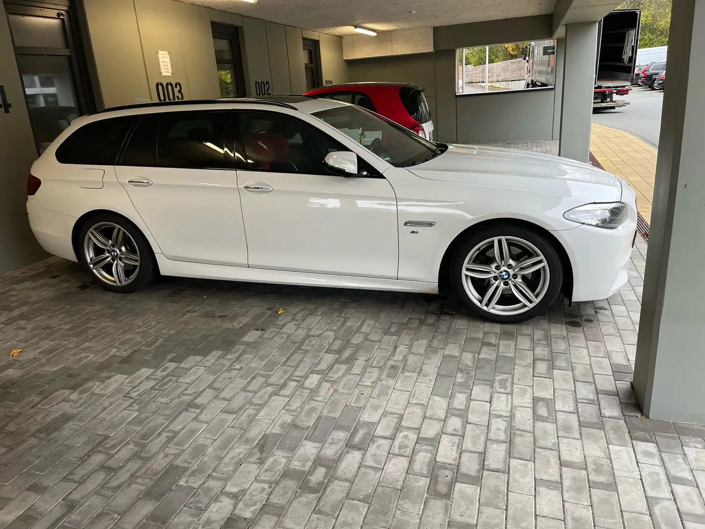 BMW 520 520d Touring BluePerformance Sport-Aut. - 2