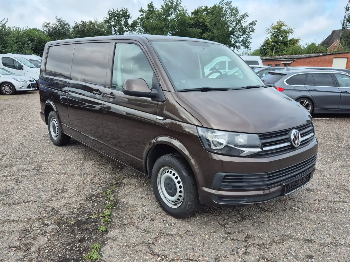 Volkswagen T6 Transporter 2.0 TDI Kasten lang Braun - 2