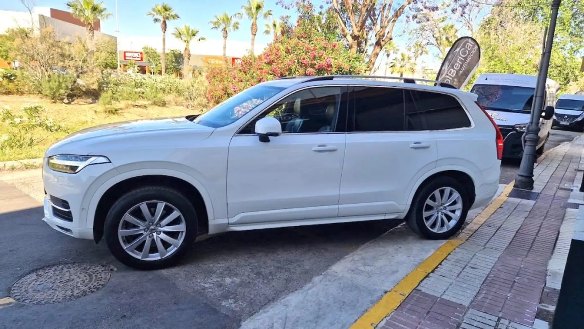 Volvo XC90 D5 Inscription B AWD 235 Aut. White - 2