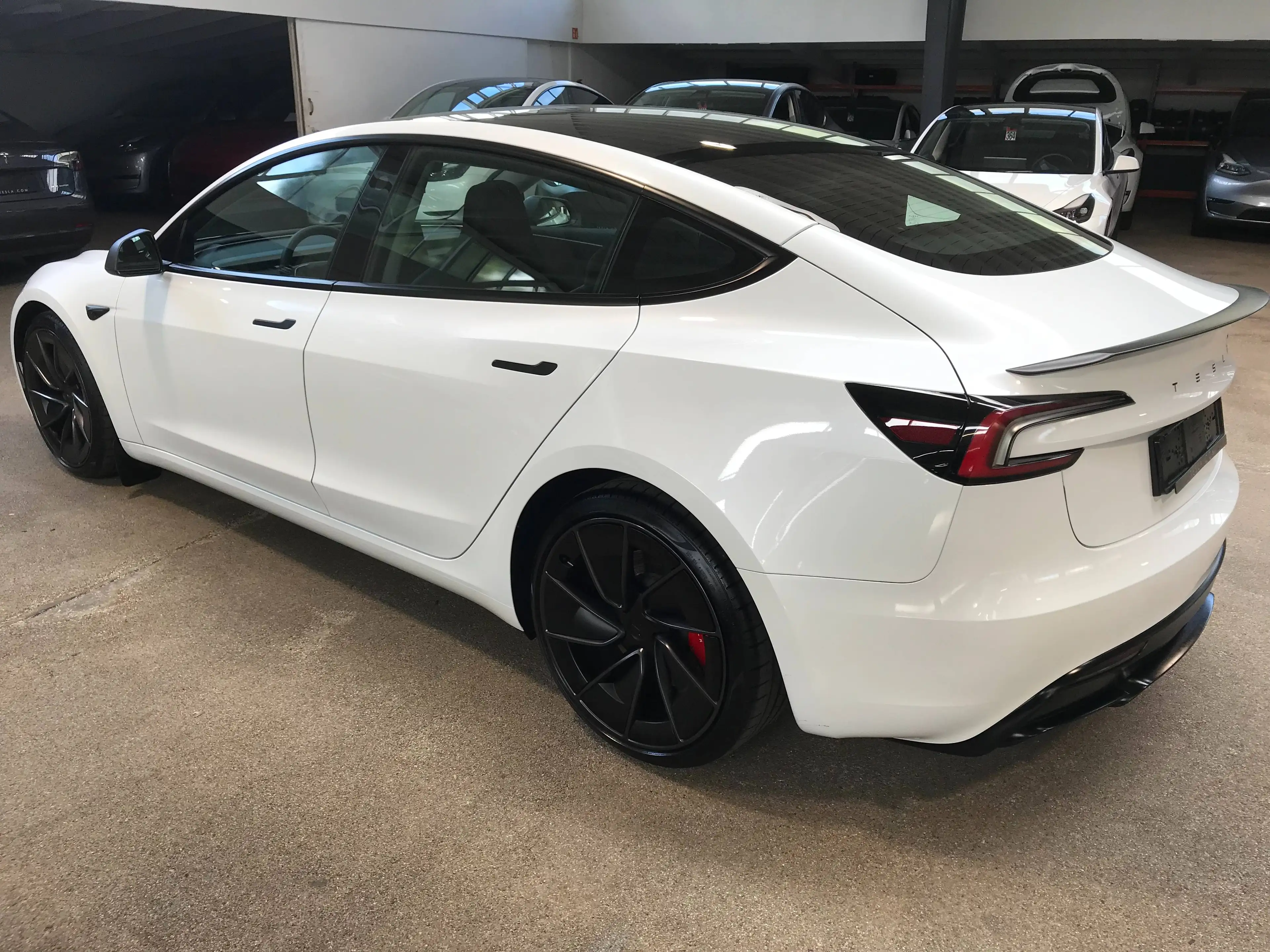 Tesla Model 3 Basis RWD — photo 10