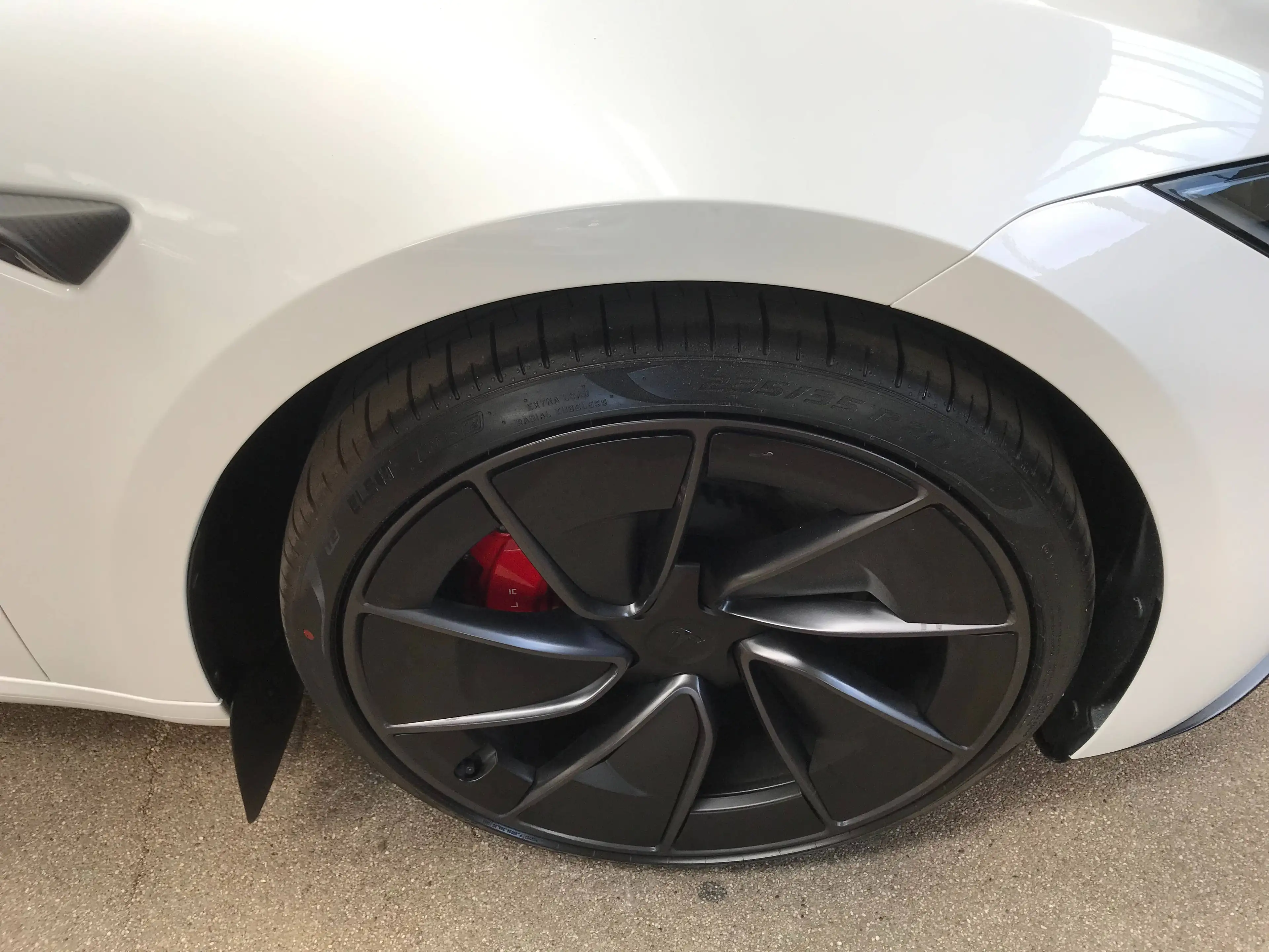 Tesla Model 3 Basis RWD — photo 3