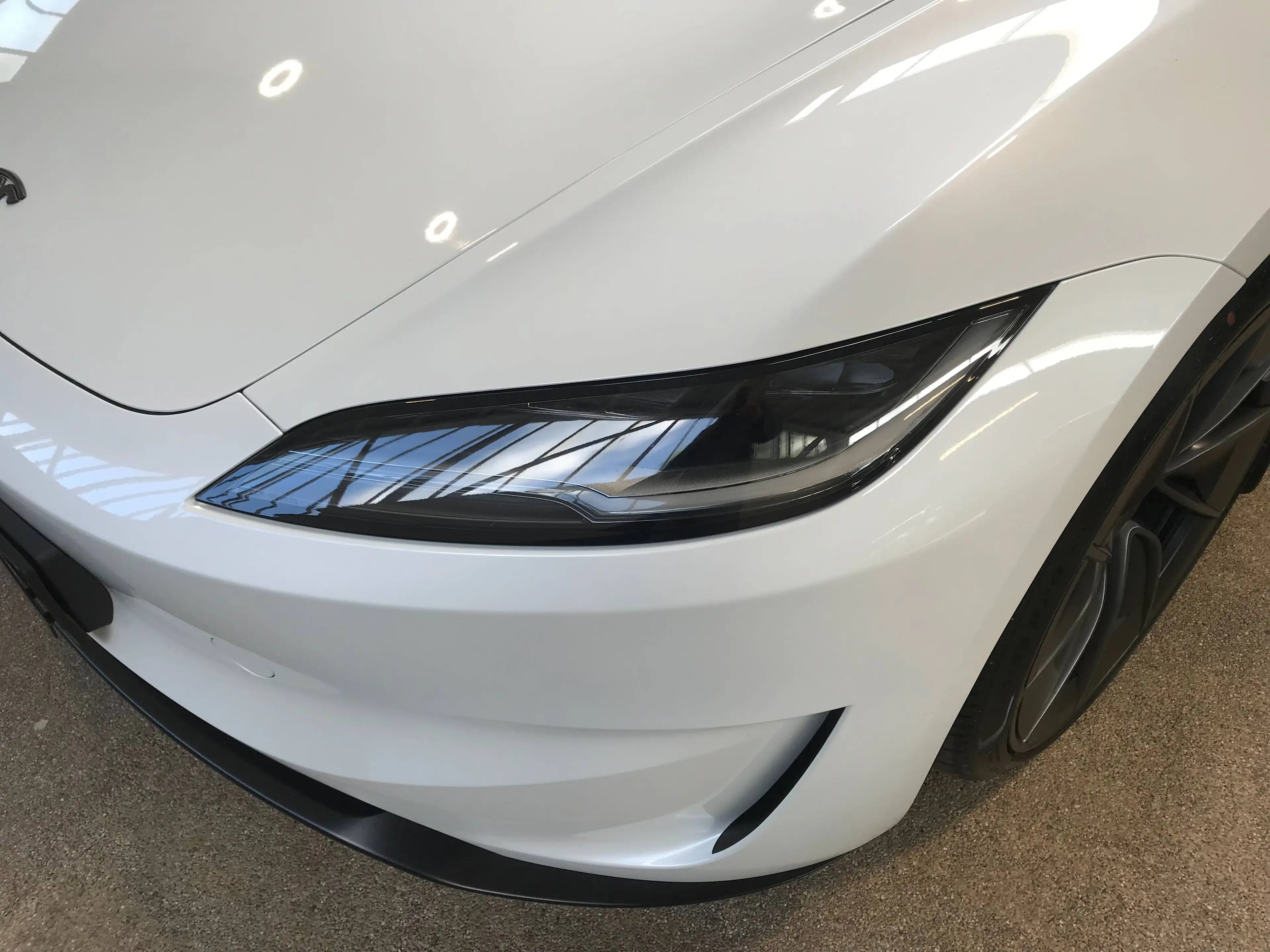 Tesla Model 3 Basis RWD — photo 14