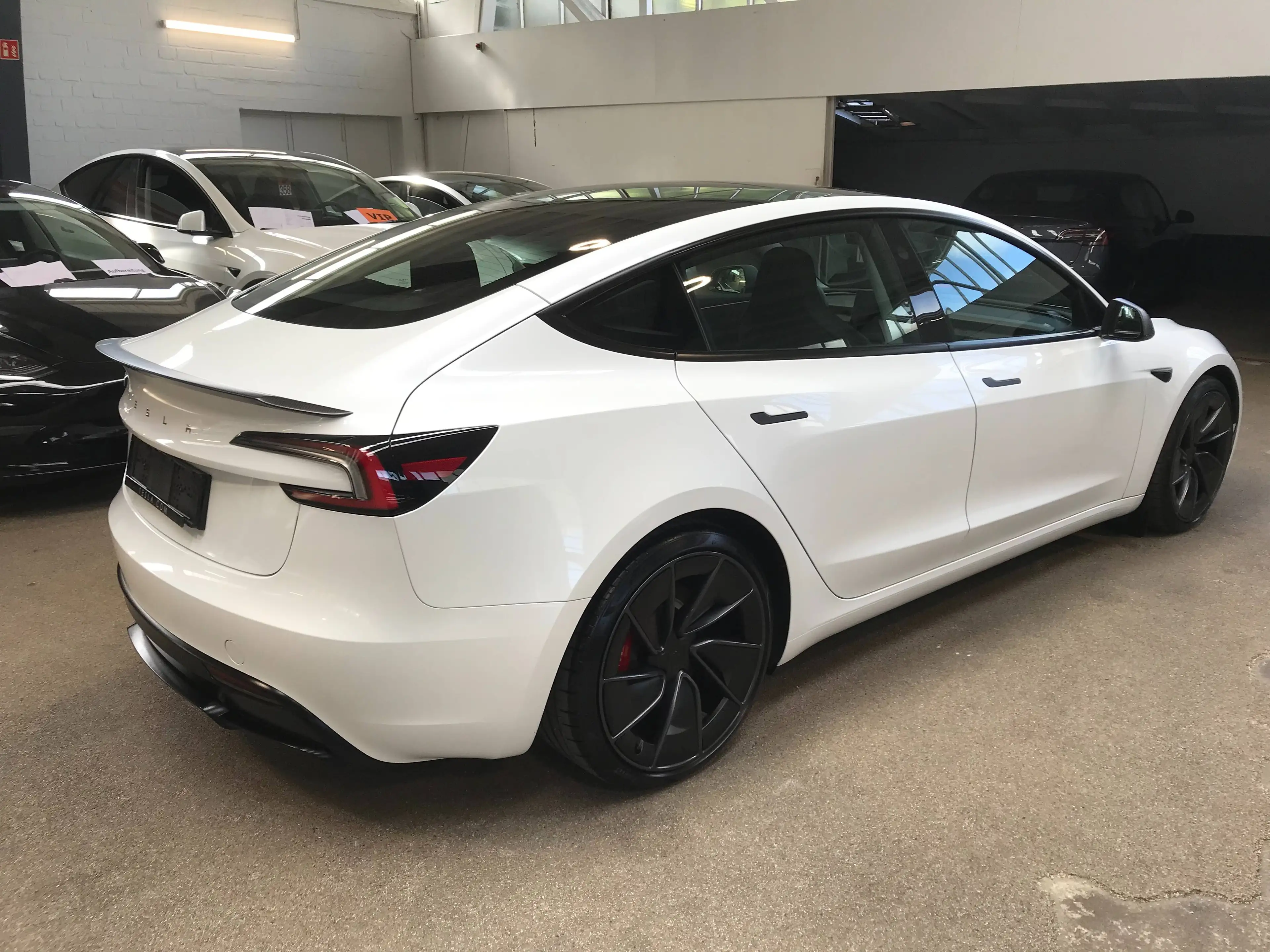 Tesla Model 3 Basis RWD — photo 5