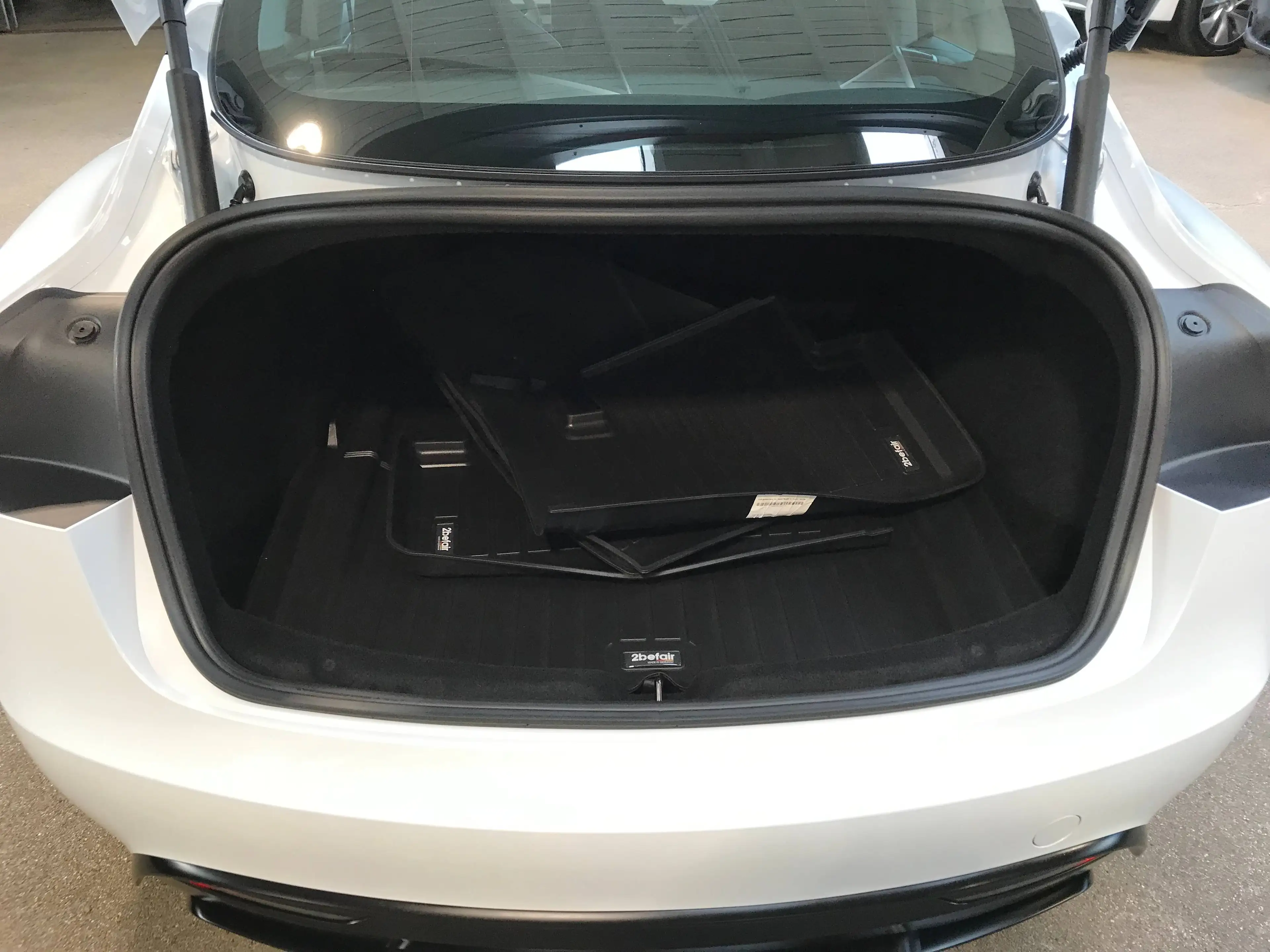 Tesla Model 3 Basis RWD — photo 6