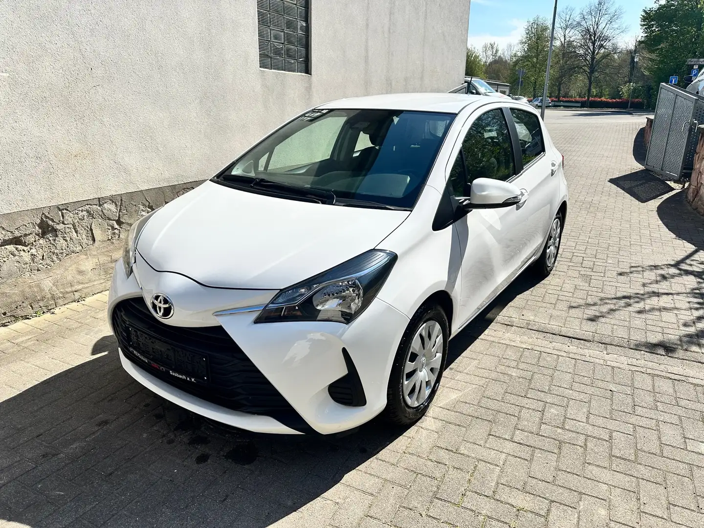 Toyota Yaris Yaris 1.5 VVT-iE Active Weiß - 2