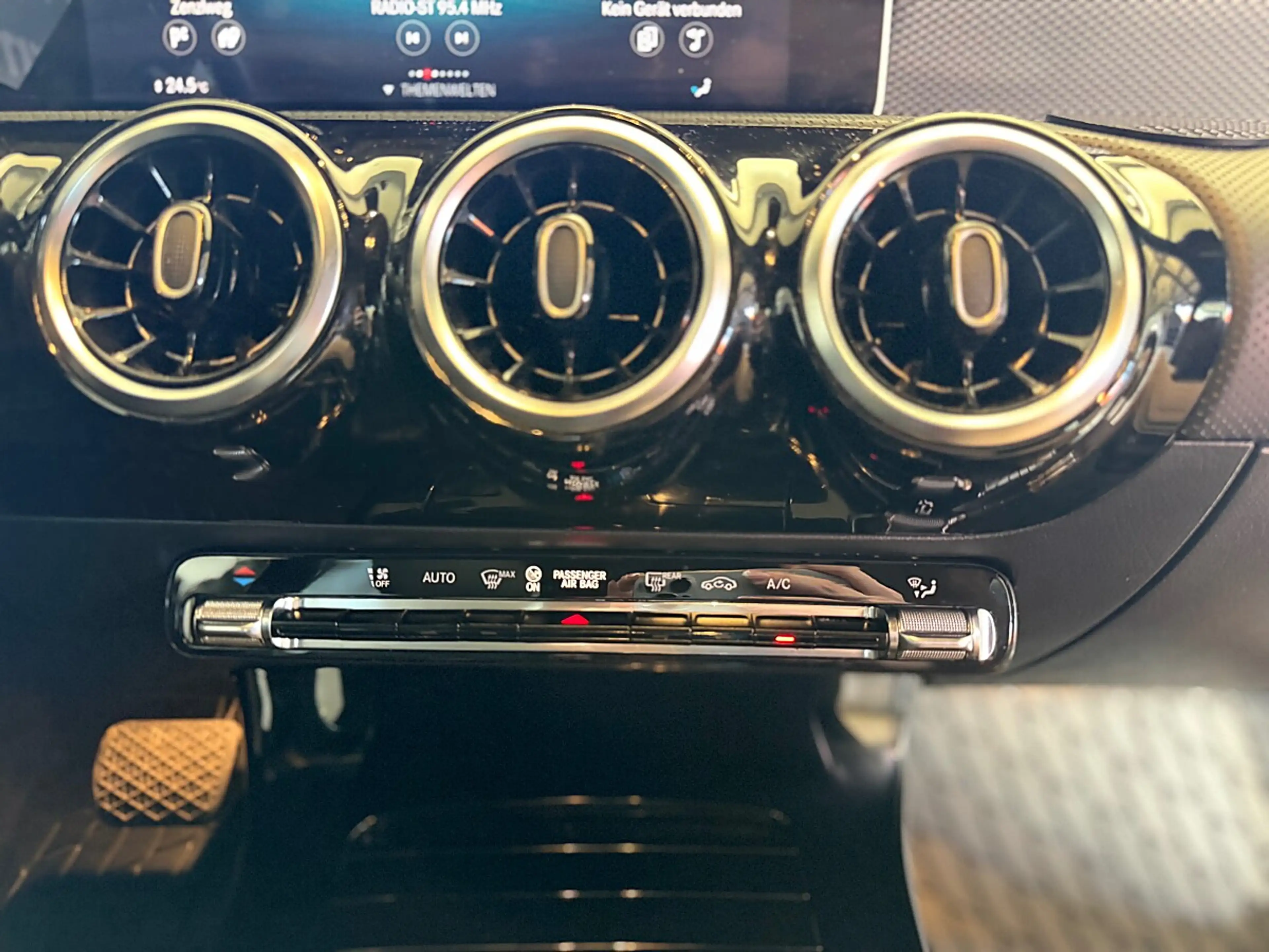 Mercedes-Benz CLA 220 d *Virtuell*Sitzheizung*Teilleder Sitze* — photo 10