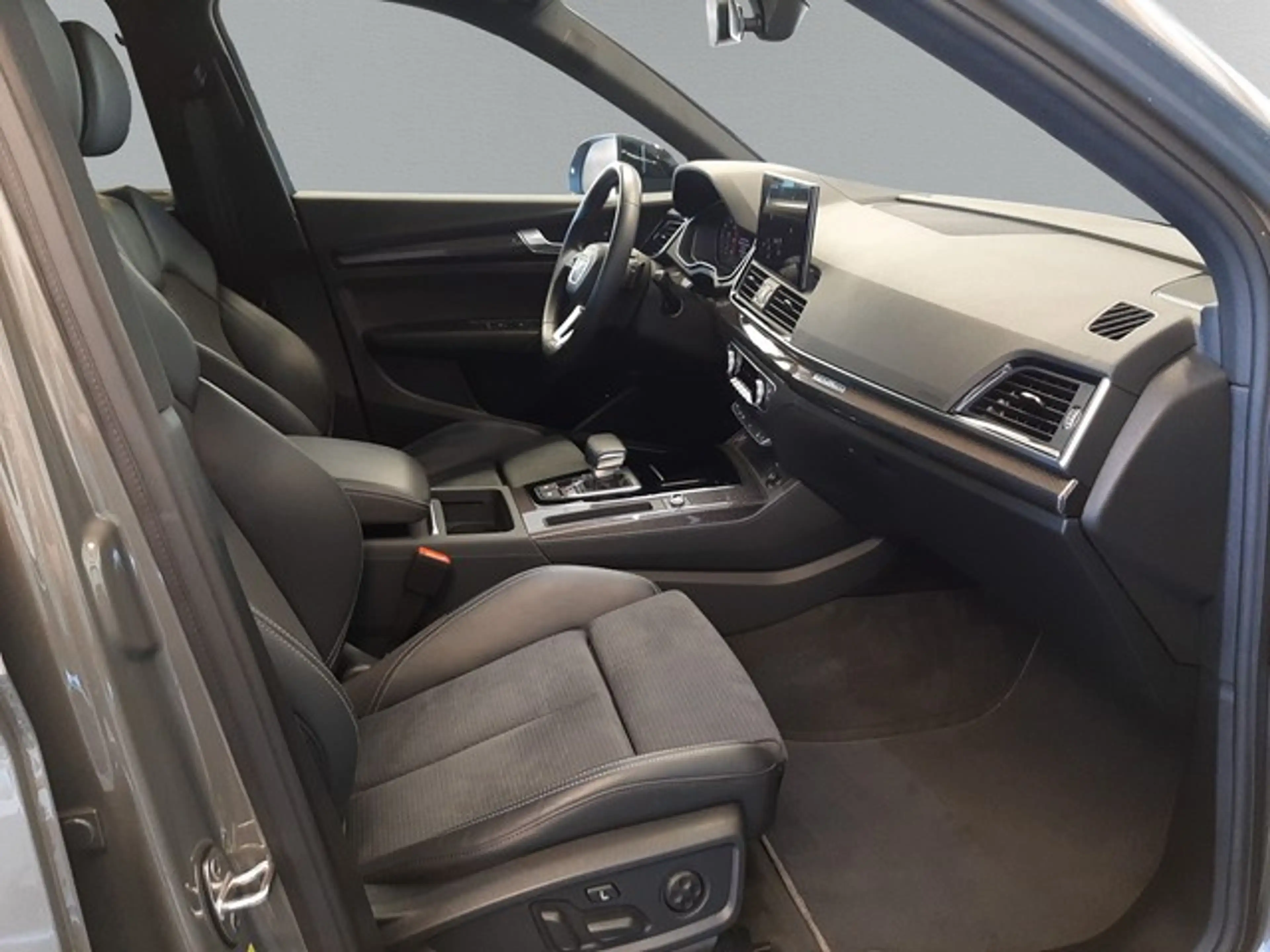 Audi SQ5 Sportback TDI AHK StdHZ Matrix Pano 21" — photo 7