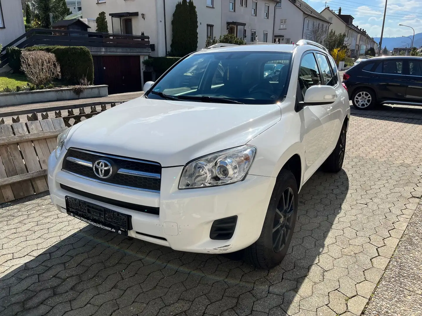 Toyota RAV 4 *KLIMA*8-FACH BEREIFT* Biały - 1