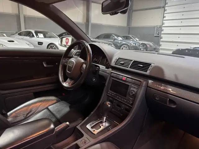 Audi S4 view 8
