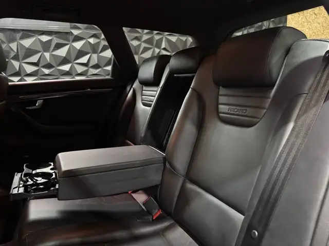 Audi S4 view 10