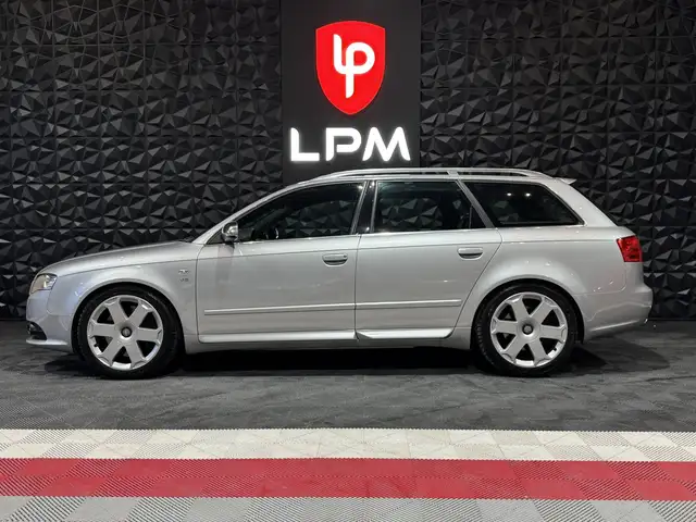 Audi S4 view 6