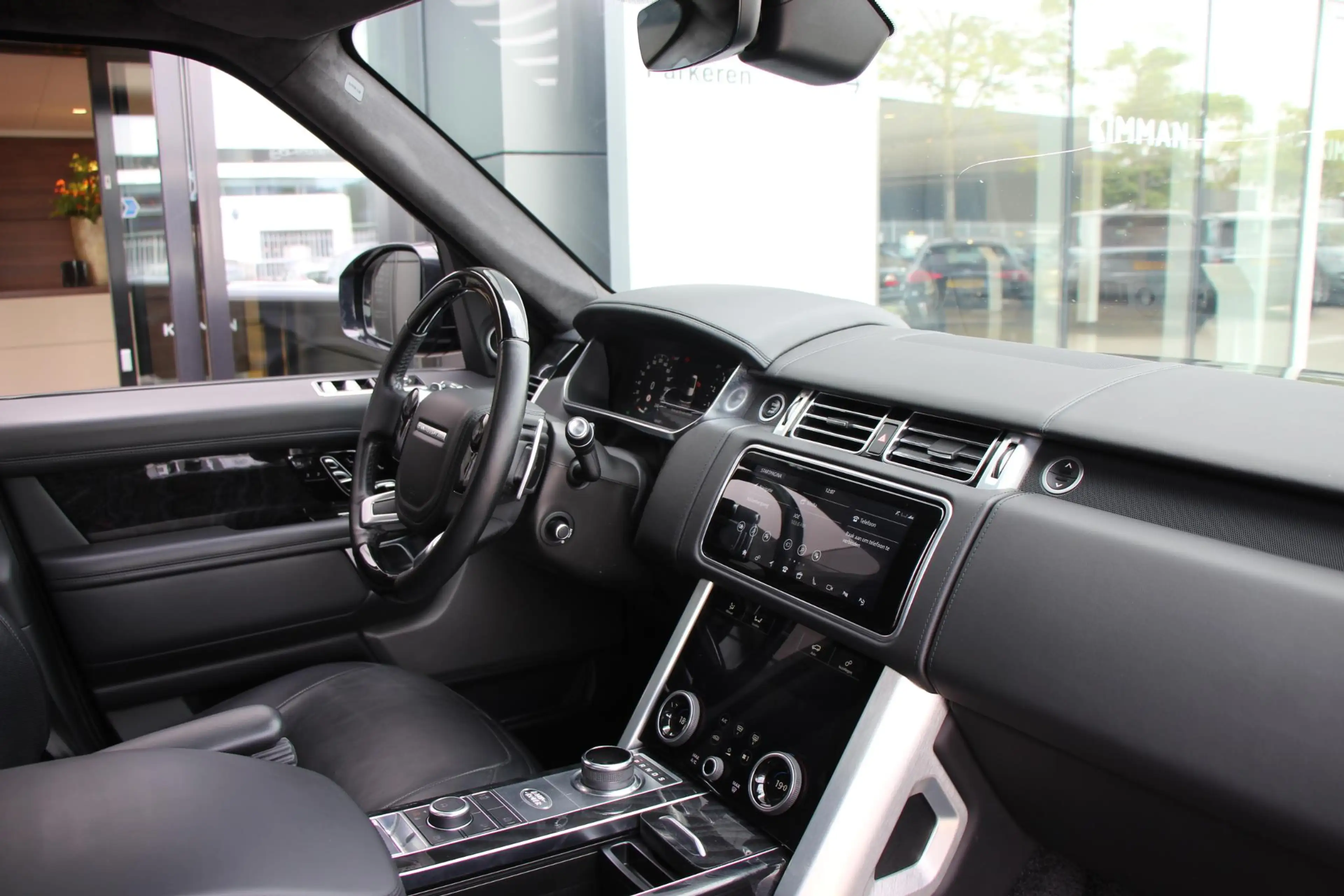 Land Rover Range Rover P400 MHEV Autobiography | Rear Entertainment | Sto — photo 11