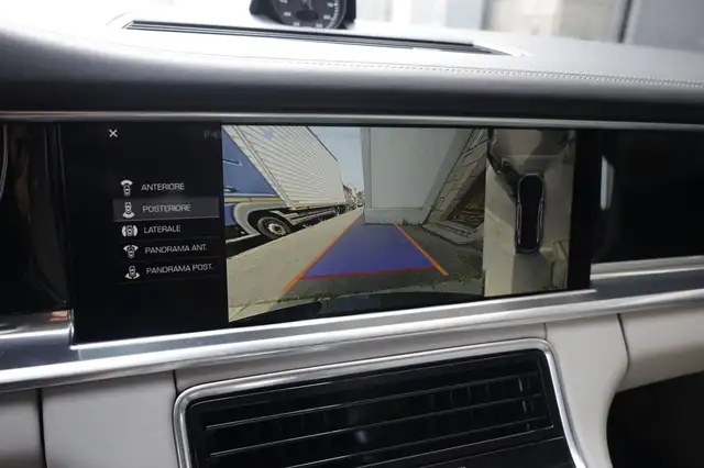 Porsche Panamera view 9