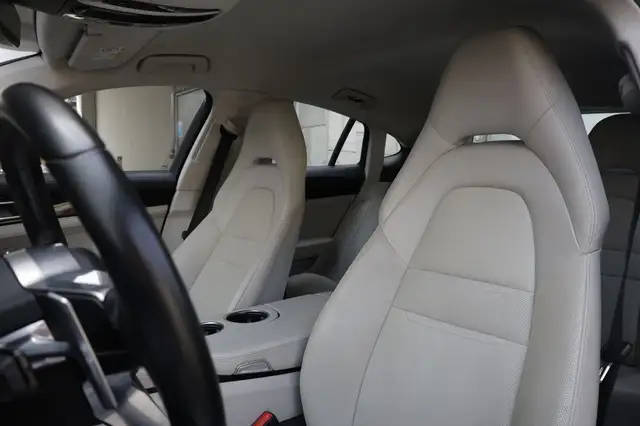Porsche Panamera view 19