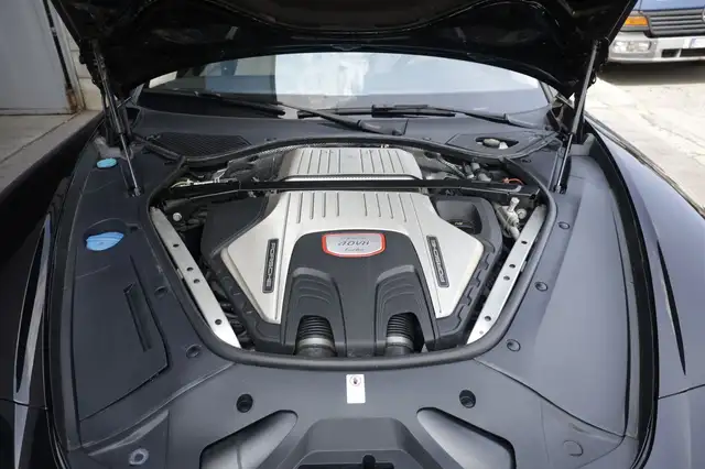 Porsche Panamera view 20