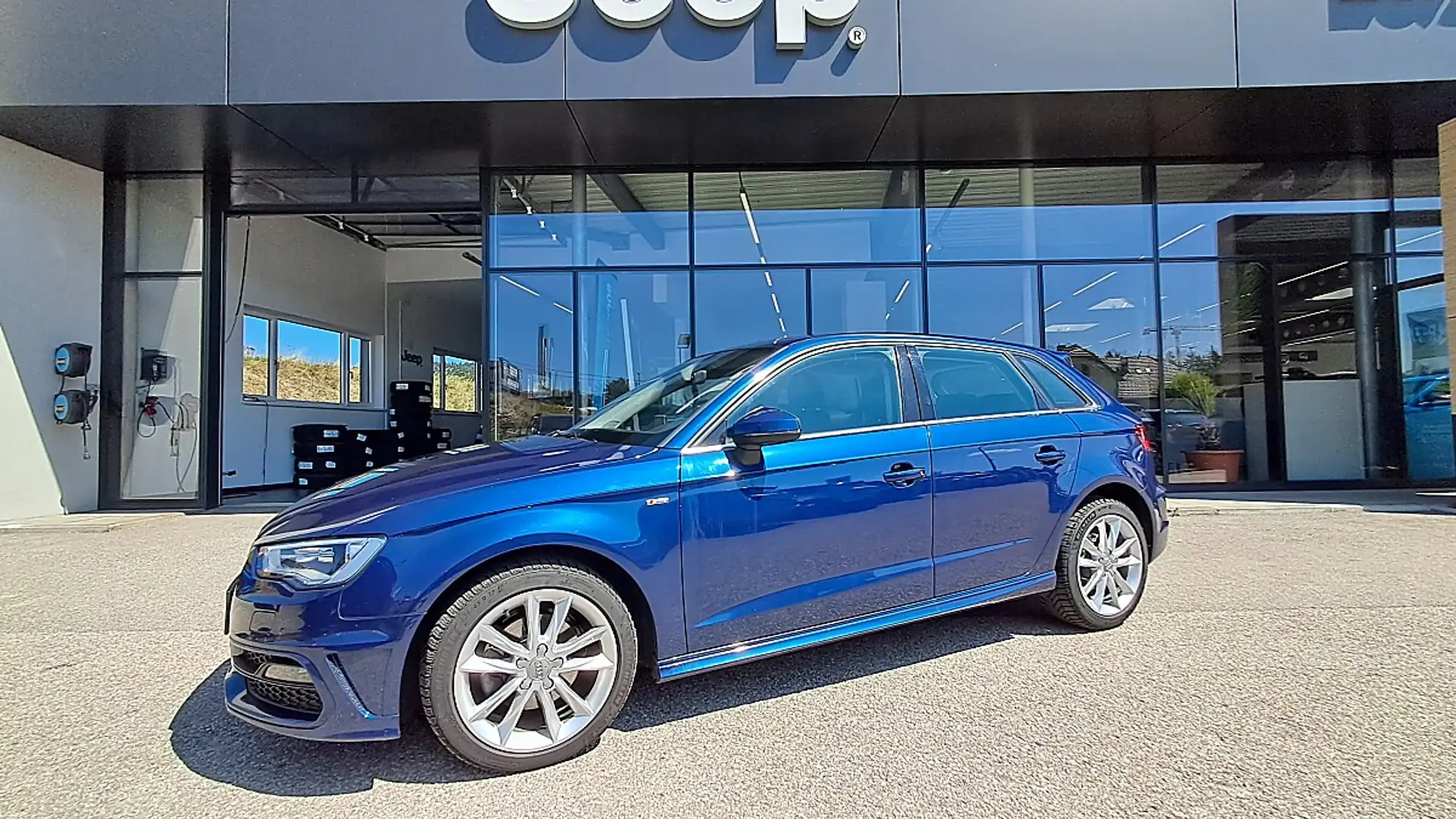 Audi A3 SB 1,6 TDI Intense Blau - 2