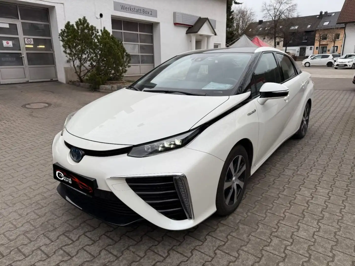 Toyota Mirai Hydrogen Weiß - 1