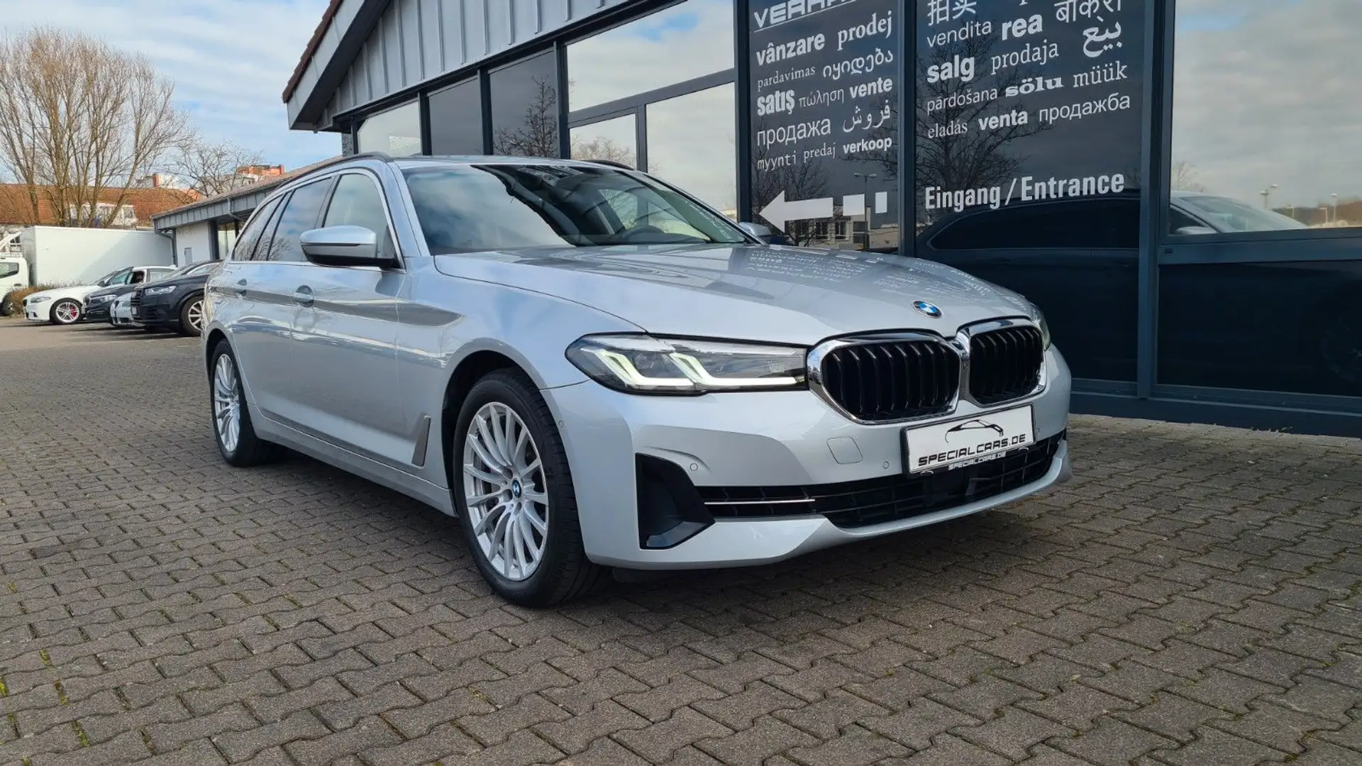 BMW 530 i xDrive Touring - ASSISTS - 360° - AHK -LIVE Silber - 1