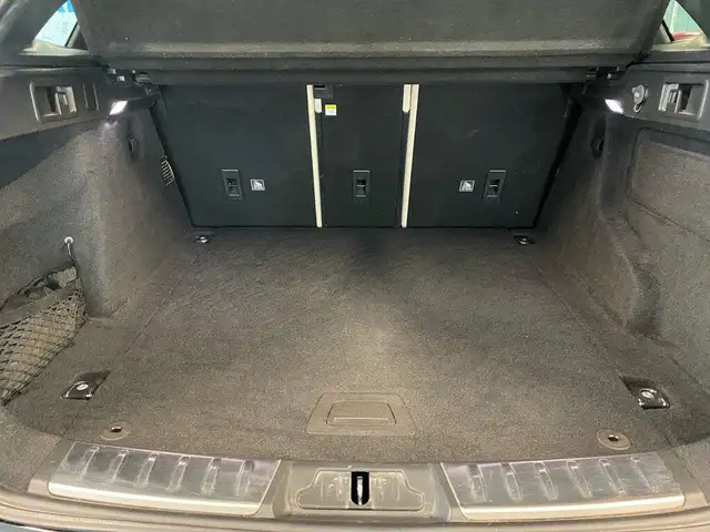 Jaguar F-Pace view 9