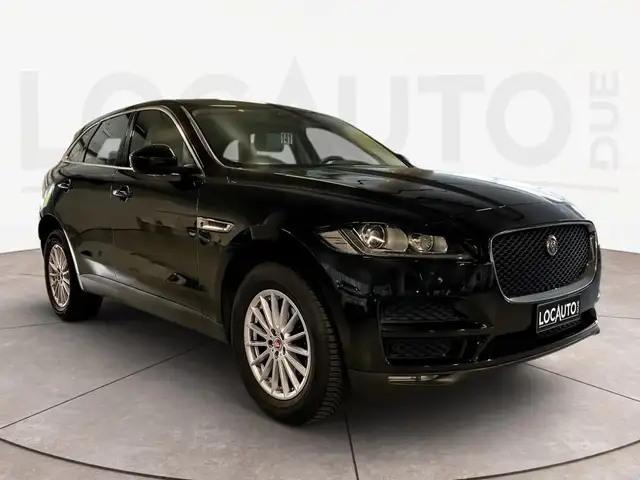 Jaguar F-Pace view 3