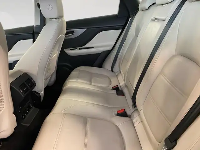 Jaguar F-Pace view 8