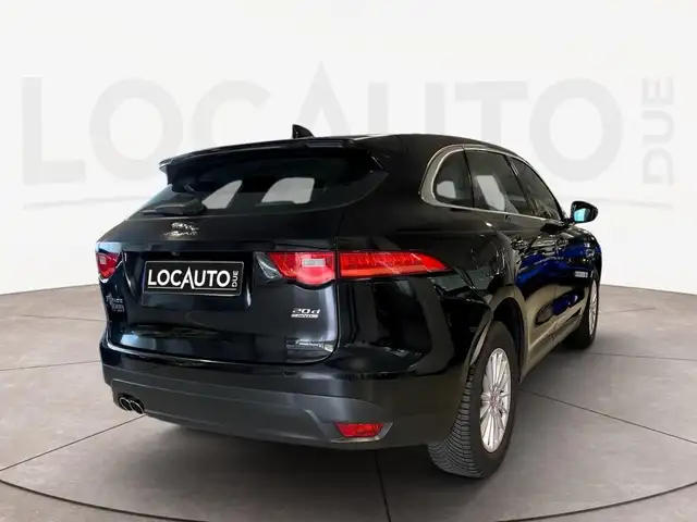 Jaguar F-Pace view 4