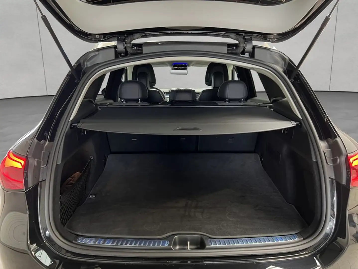 Mercedes-Benz GLC 200 GLC Fekete - 2