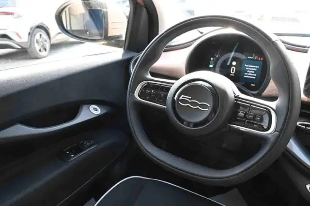 Fiat 500e view 15