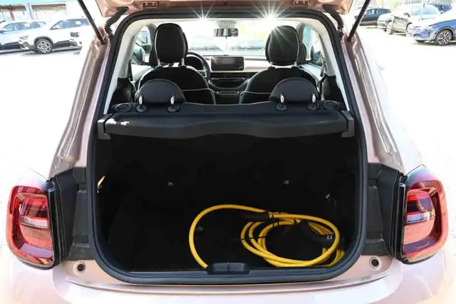 Fiat 500e view 5