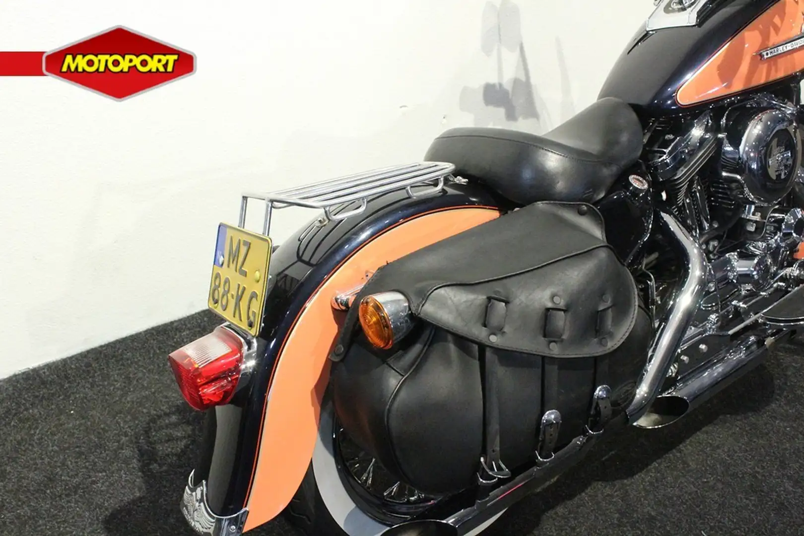 Harley-Davidson 1200 Custom XLH Orange - 2