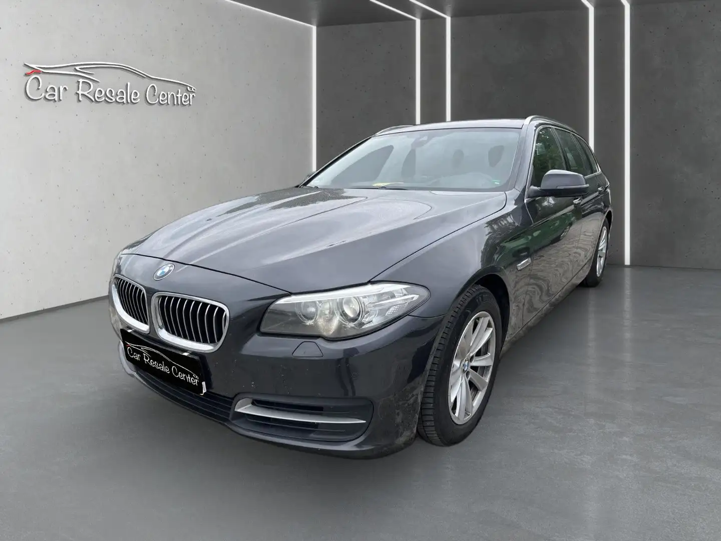BMW 520 d Aut. Touring LED+HuD+NAVI+SHZ+8xBEREIFT Grau - 1