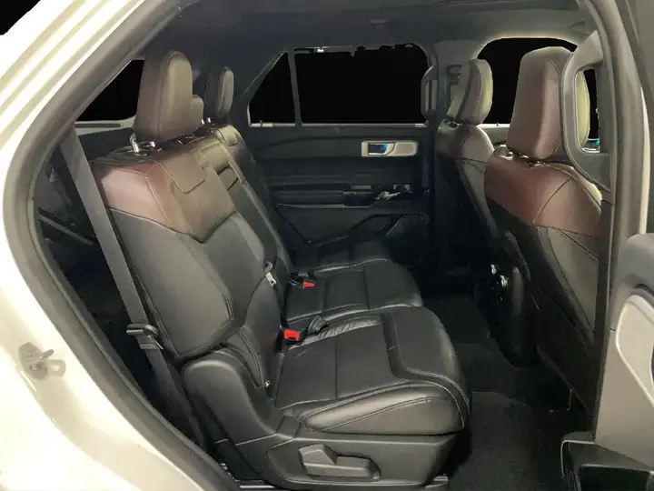 Ford Explorer 2023, foto 23