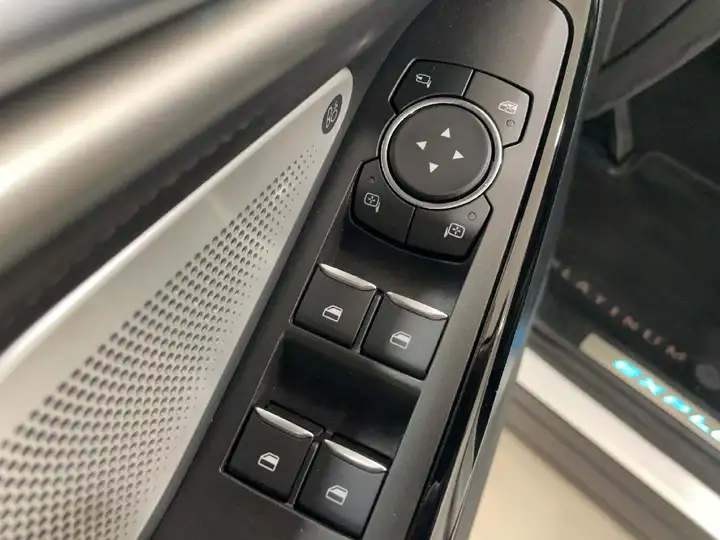 Ford Explorer 2023, foto 17