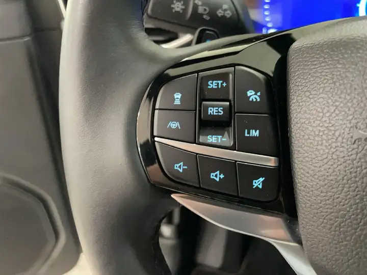 Ford Explorer 2023, foto 36