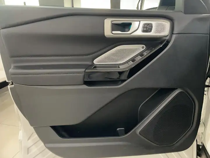 Ford Explorer 2023, foto 16