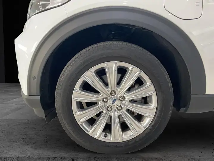 Ford Explorer 2023, foto 9