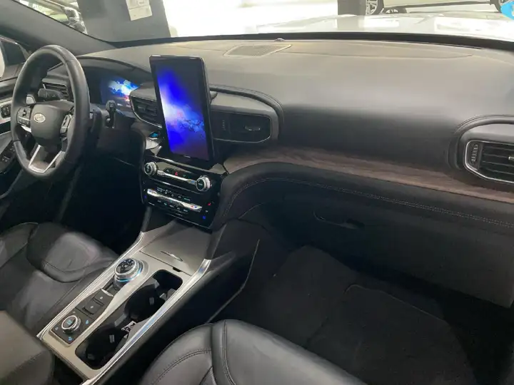 Ford Explorer 2023, foto 22