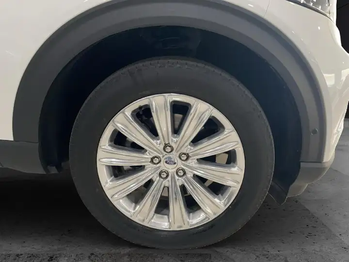 Ford Explorer 2023, foto 10