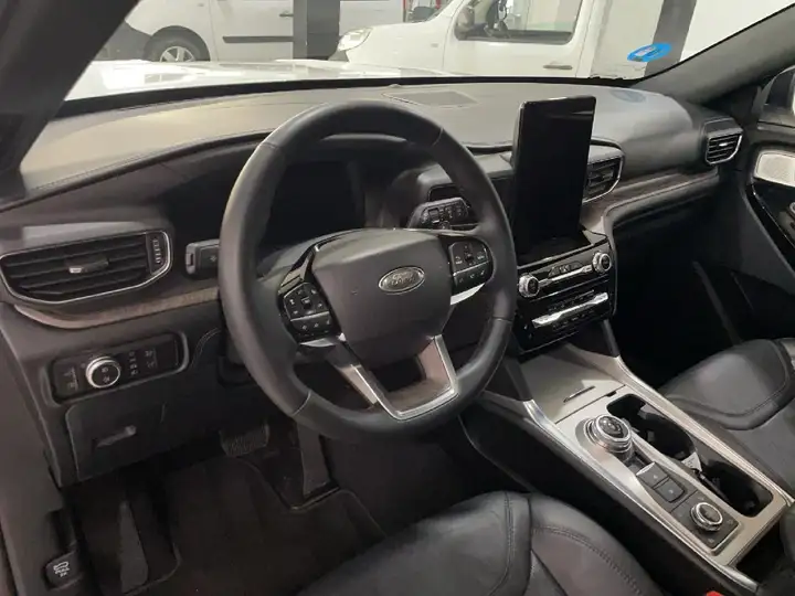 Ford Explorer 2023, foto 19