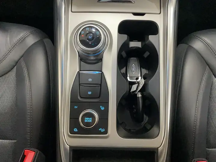 Ford Explorer 2023, foto 30