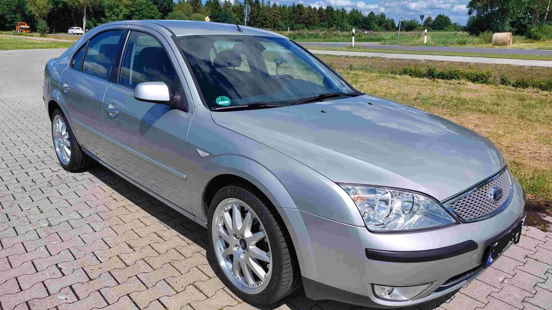 Ford Mondeo Mondeo 2.2 TDCi Ghia Argintiu - 1