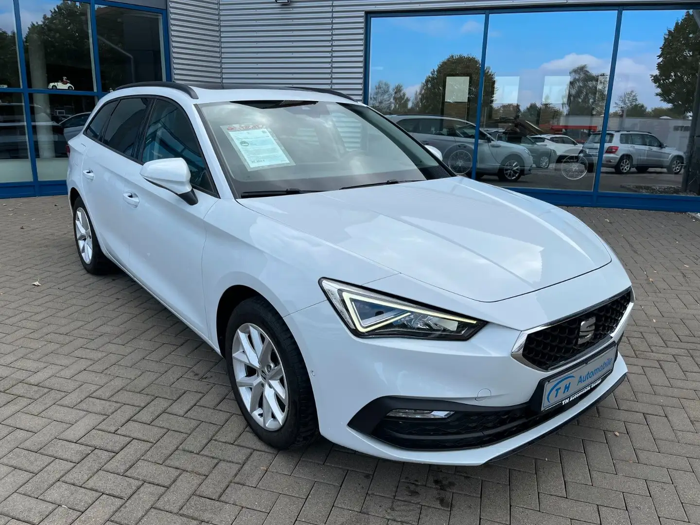SEAT Leon Sportstourer Style/ACC/Pano./AHK/Virtuell Weiß - 1